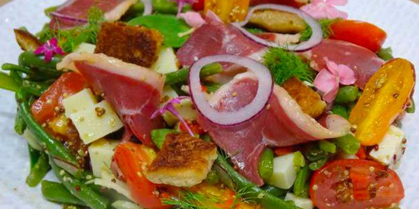 Salade de haricots-verts au magret séché et Gomasio 